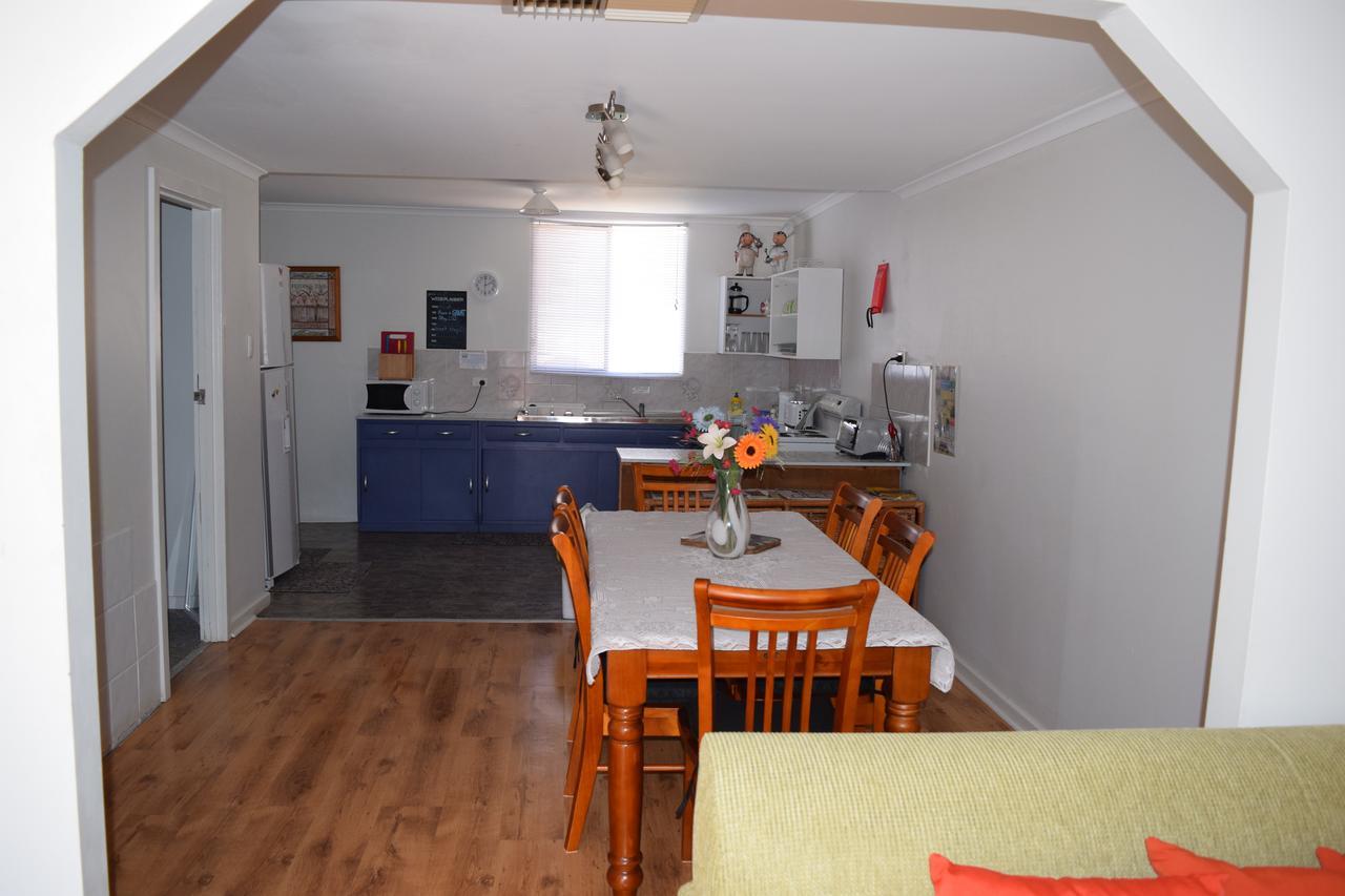 Aly'S Cottage Broken Hill Extérieur photo